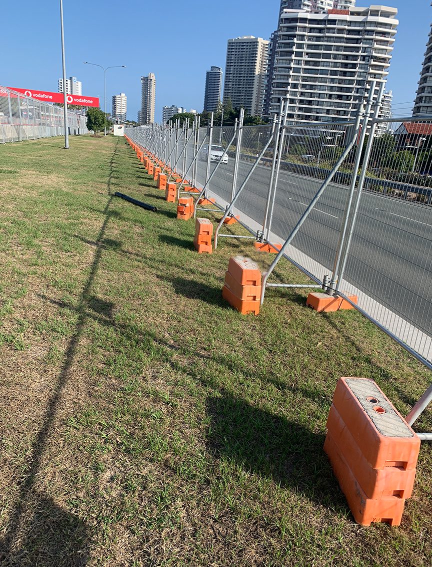 Temporary mesh fencing securing a construction site - photo 4